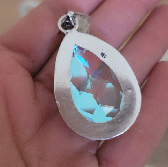 🩵Vintage Rainbow Topaz Gemstone Pendant - Picture 9 of 9